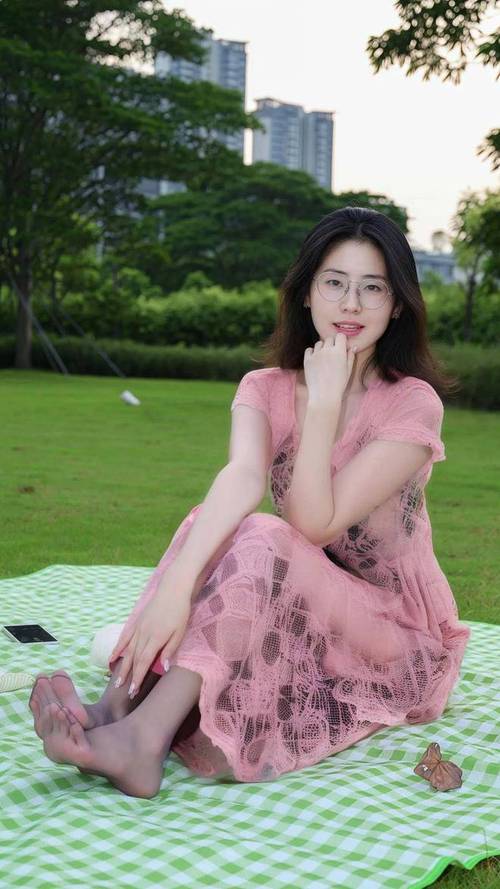 臣服在胯下的人妻少妇的相关介绍
