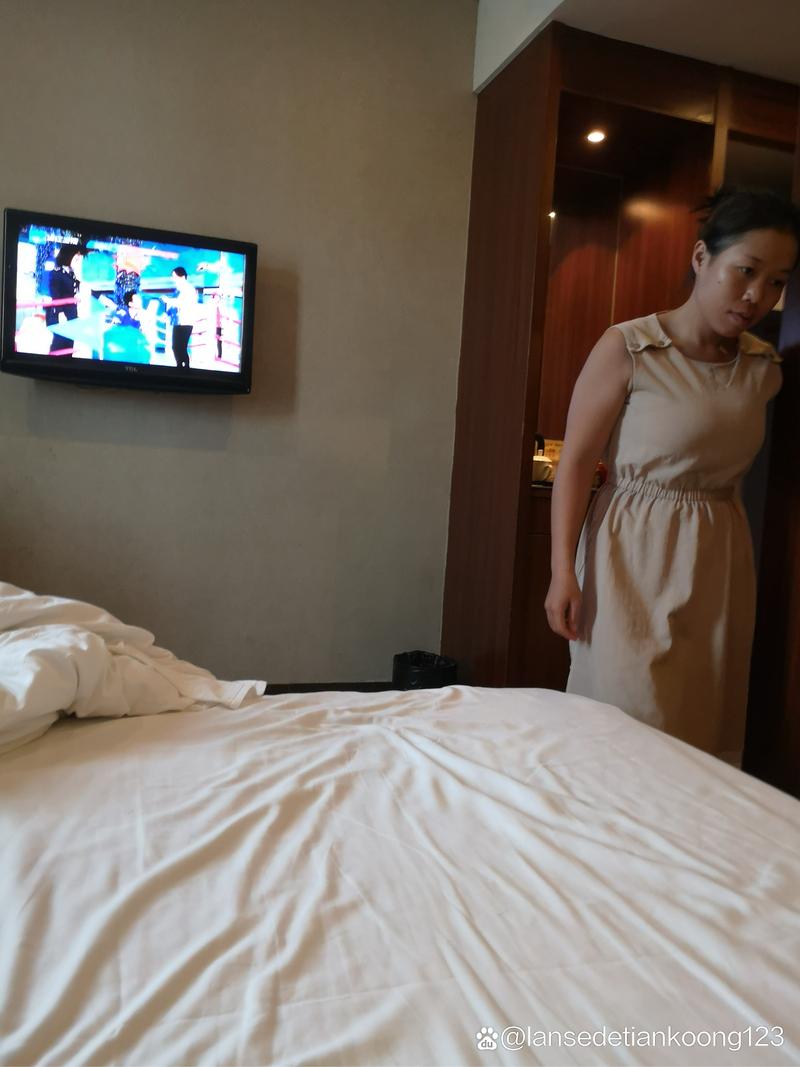 欧美美色人妻在线的相关介绍