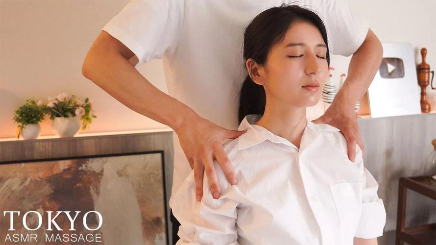 美女脱18以下禁止看尿口的相关介绍