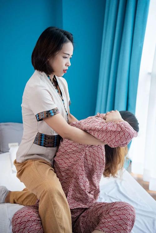 偷拍按摩男技师伦理影片免费看看的相关介绍