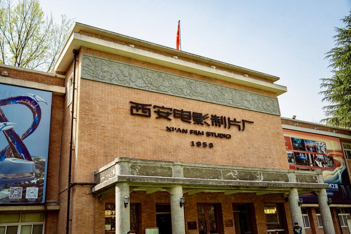 2b哥哥影院的相关介绍